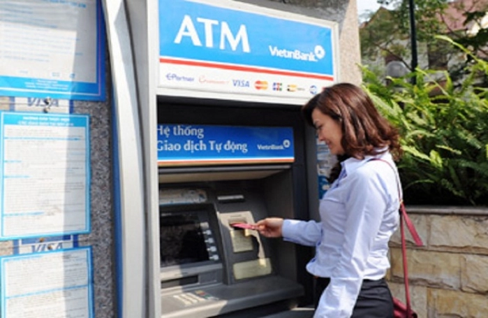 Kiểm tra lịch sử giao dịch Vietinbank tại cây ATM - Bước 2